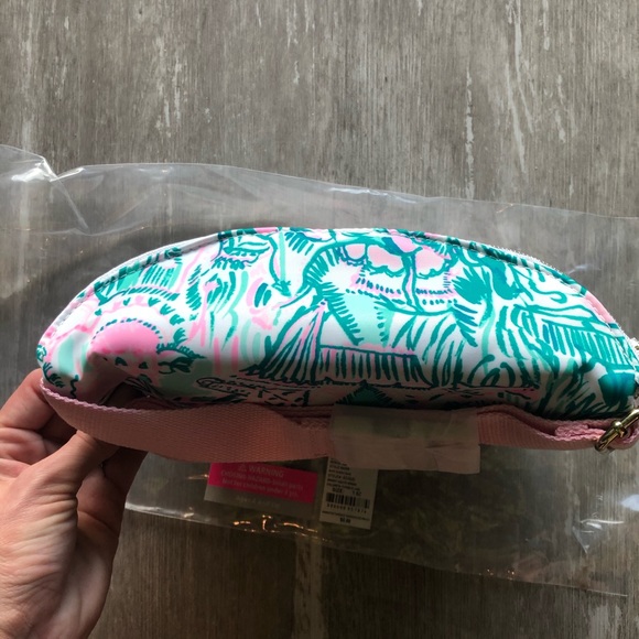 Lilly Pulitzer GWP Waist Bag - Camelflage - Picture 3 of 8